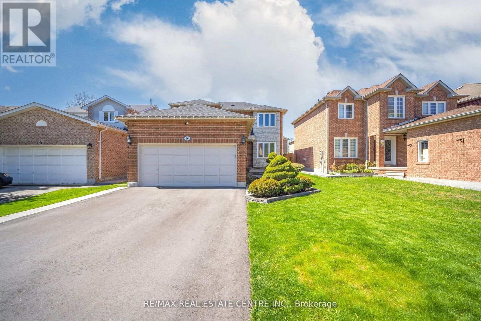 36 Lockwood Road, Brampton, Ontario  L6Y 4T7 - Photo 2 - W12206729
