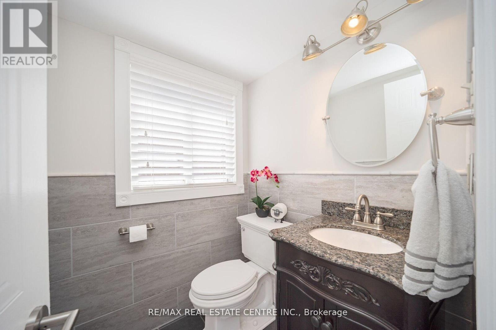 36 Lockwood Road, Brampton, Ontario  L6Y 4T7 - Photo 8 - W12206729