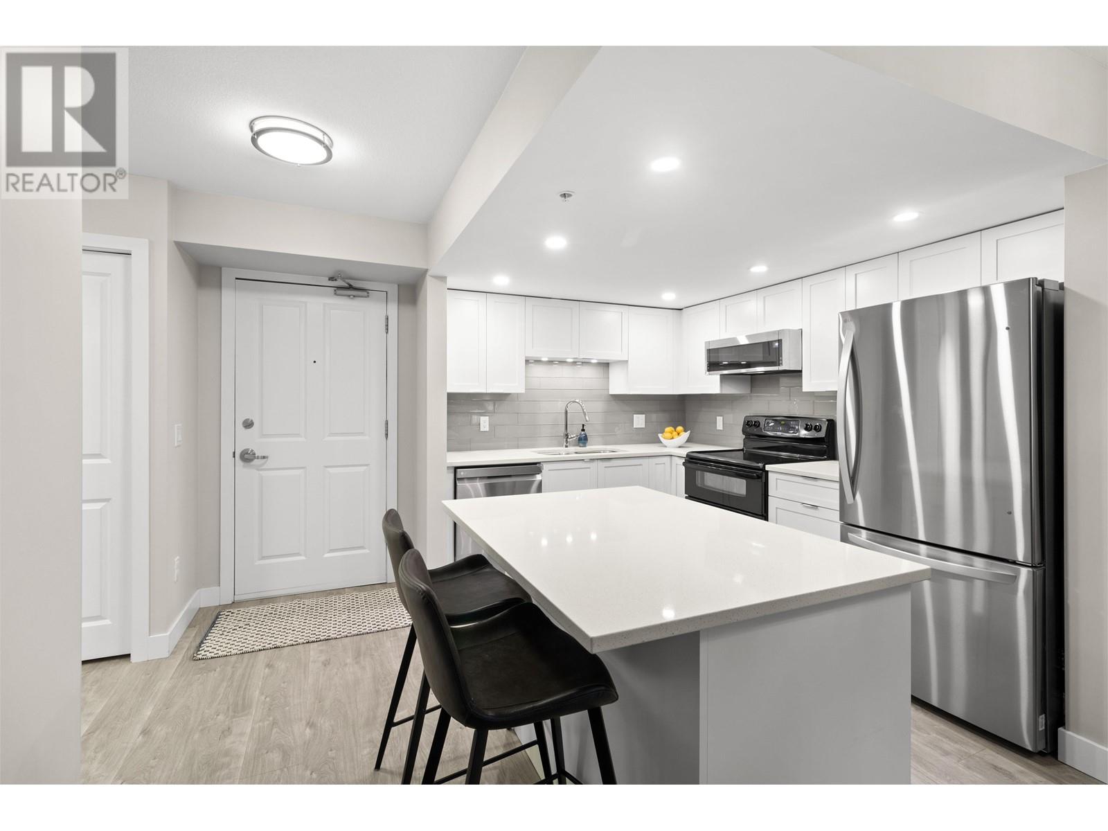 204 285 Newport Drive, Port Moody, British Columbia  V3H 5J6 - Photo 2 - R3011127