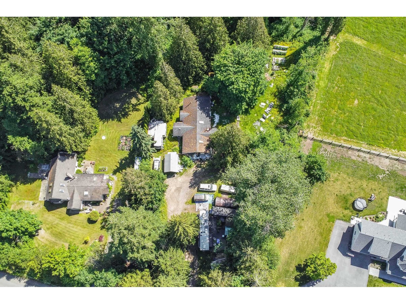 410 224 Street, Langley, British Columbia  V2Z 2W5 - Photo 3 - R3009180