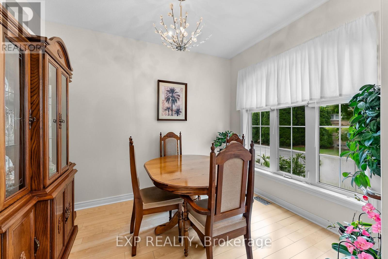 13 - 8142 Costabile Drive, Niagara Falls (Ascot), Ontario  L2H 3M3 - Photo 8 - X12206764