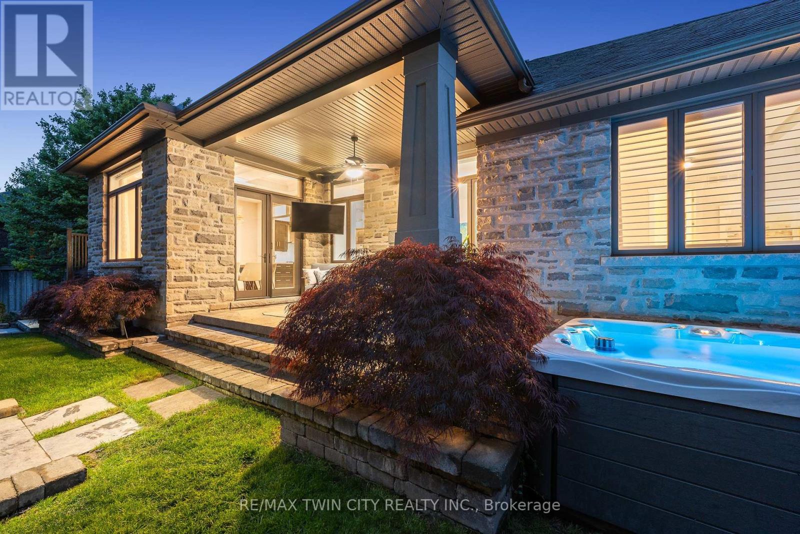 303 Terrace Wood Crescent, Kitchener, Ontario  N2P 0A8 - Photo 37 - X12206650