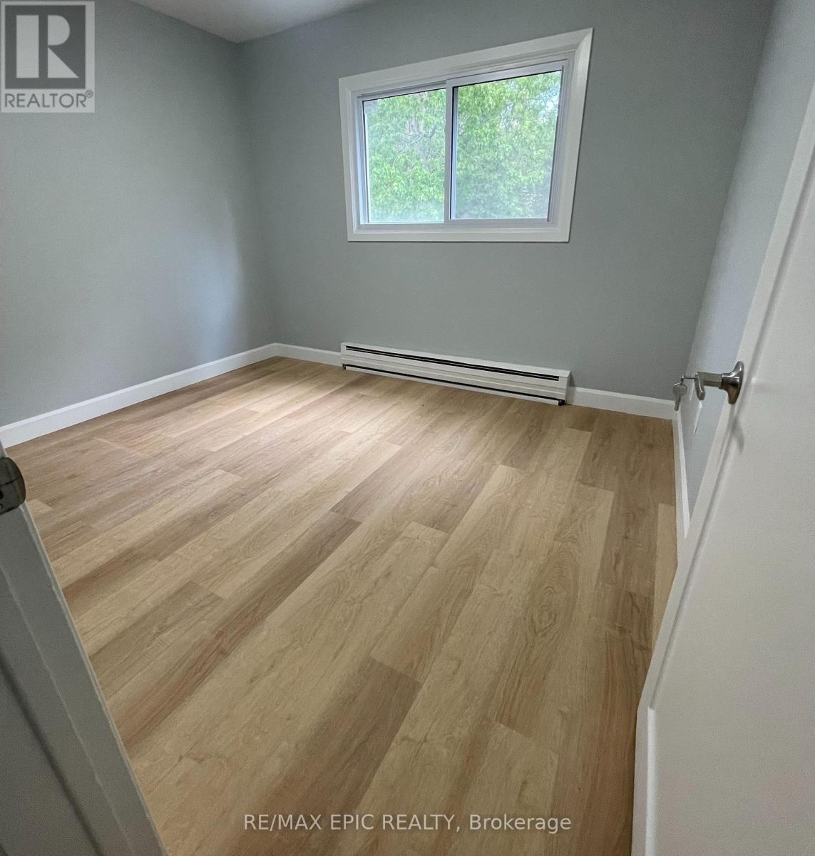 4 - 569 Dufferin Avenue, London East, Ontario  N6B 2A5 - Photo 5 - X12206737