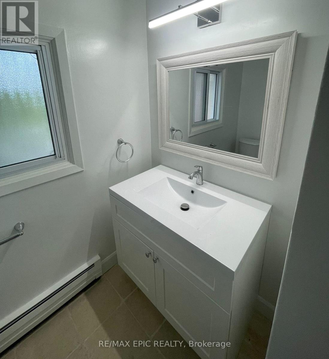 4 - 569 Dufferin Avenue, London East, Ontario  N6B 2A5 - Photo 8 - X12206737