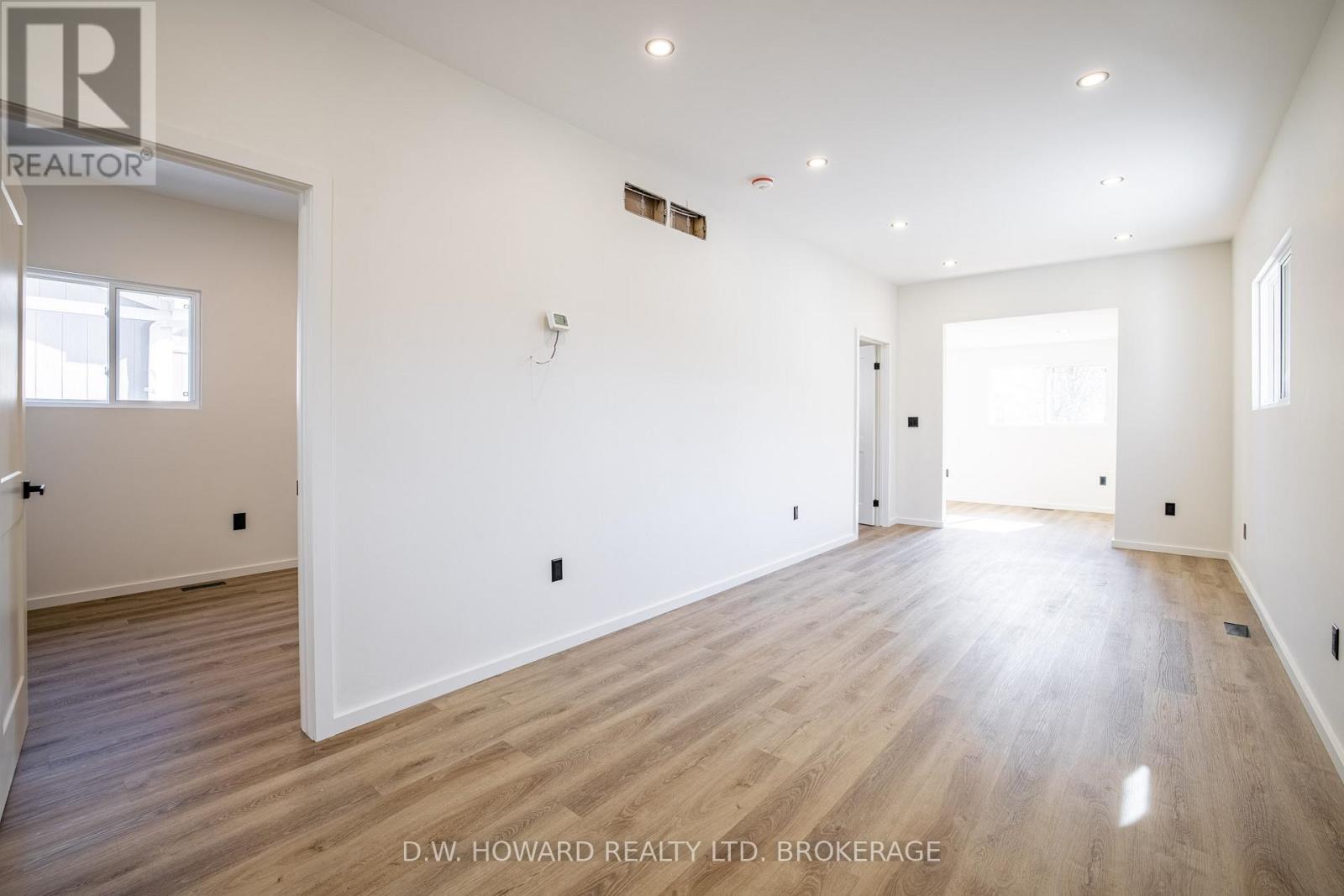 25 Jennet Street, Fort Erie, Ontario  L2A 4B8 - Photo 10 - X12108745