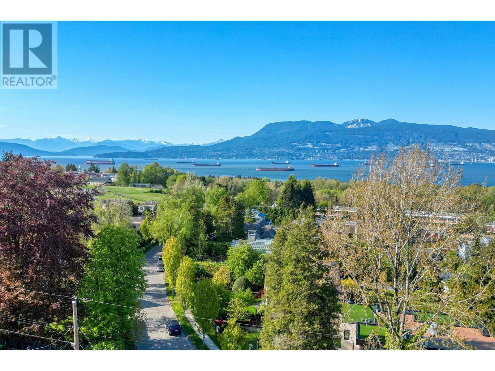 4218 W 10th Avenue, Vancouver, British Columbia  V6R 2H4 - Photo 2 - R3012802