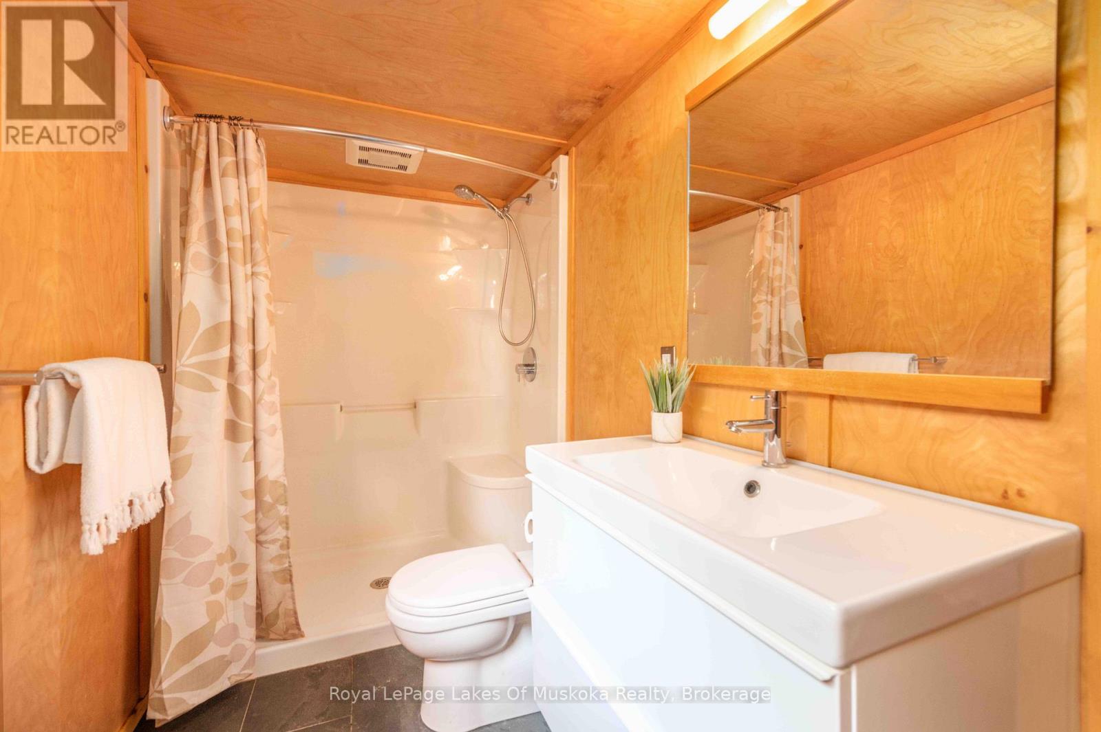 484 Big Island S, Huntsville, Ontario  P1H 2J3 - Photo 11 - X12206776