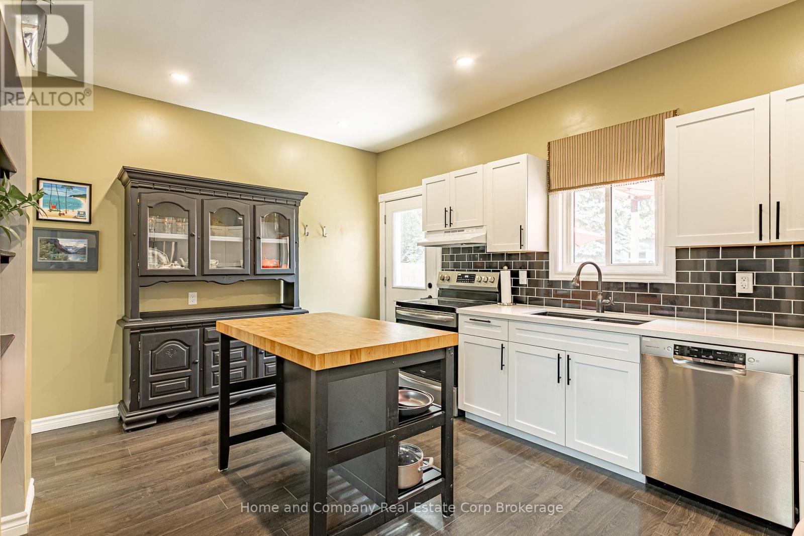 22 Mowat Street, Stratford, Ontario  N5A 2B7 - Photo 14 - X12206777