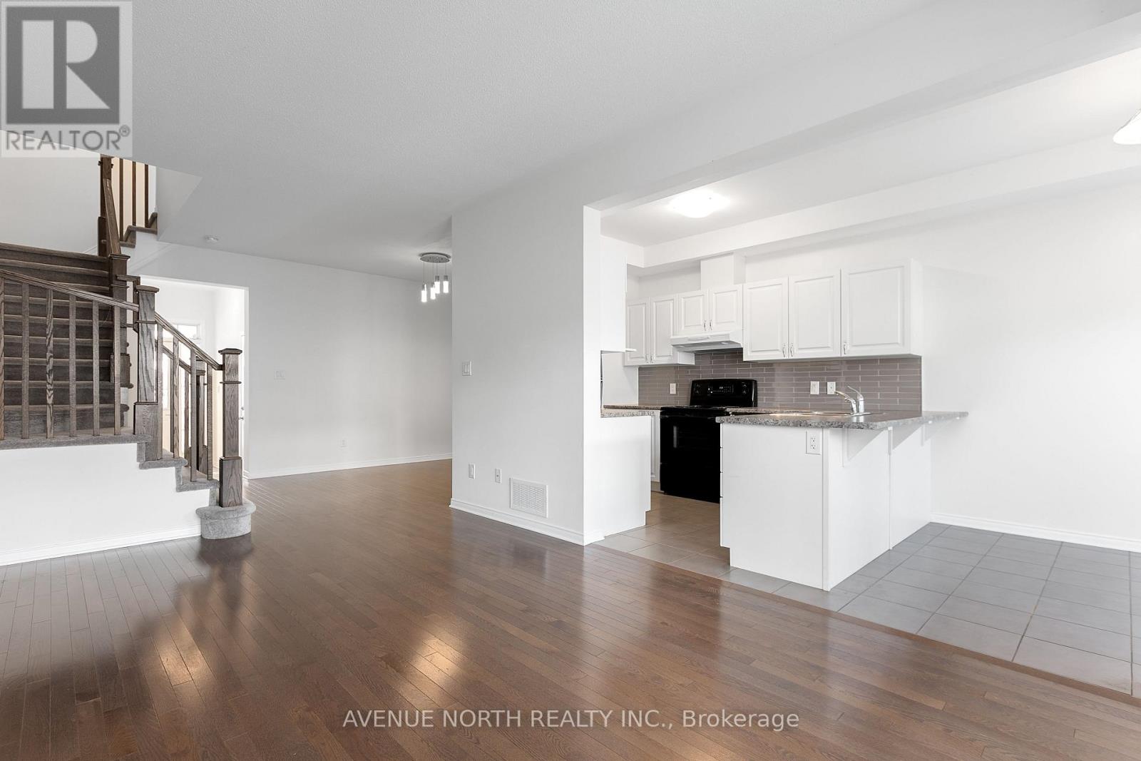 480 Dundonald Drive, Ottawa, Ontario  K2J 5S9 - Photo 8 - X12206828