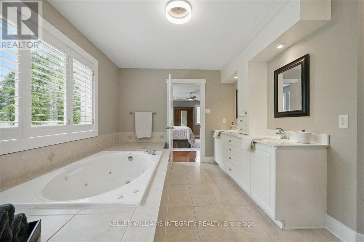 2390 Brennan Park Drive, Ottawa, Ontario  K4C 1H6 - Photo 25 - X12206845