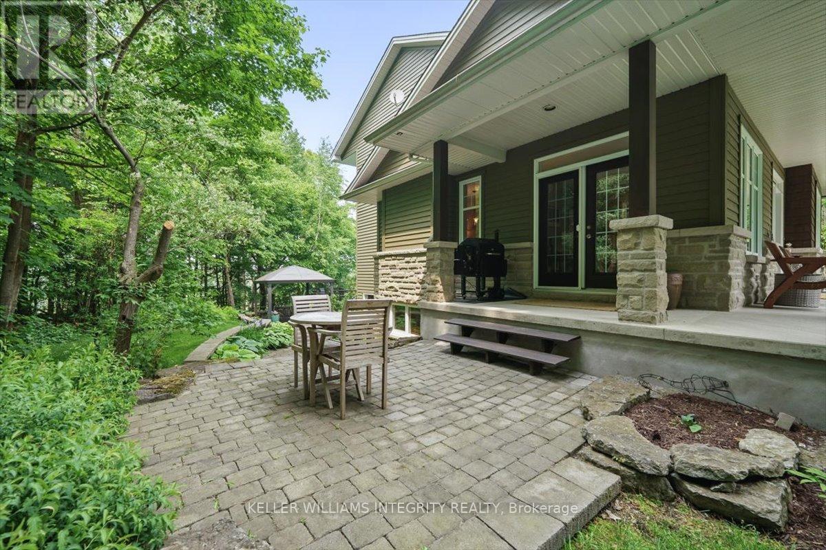 2390 Brennan Park Drive, Ottawa, Ontario  K4C 1H6 - Photo 43 - X12206845