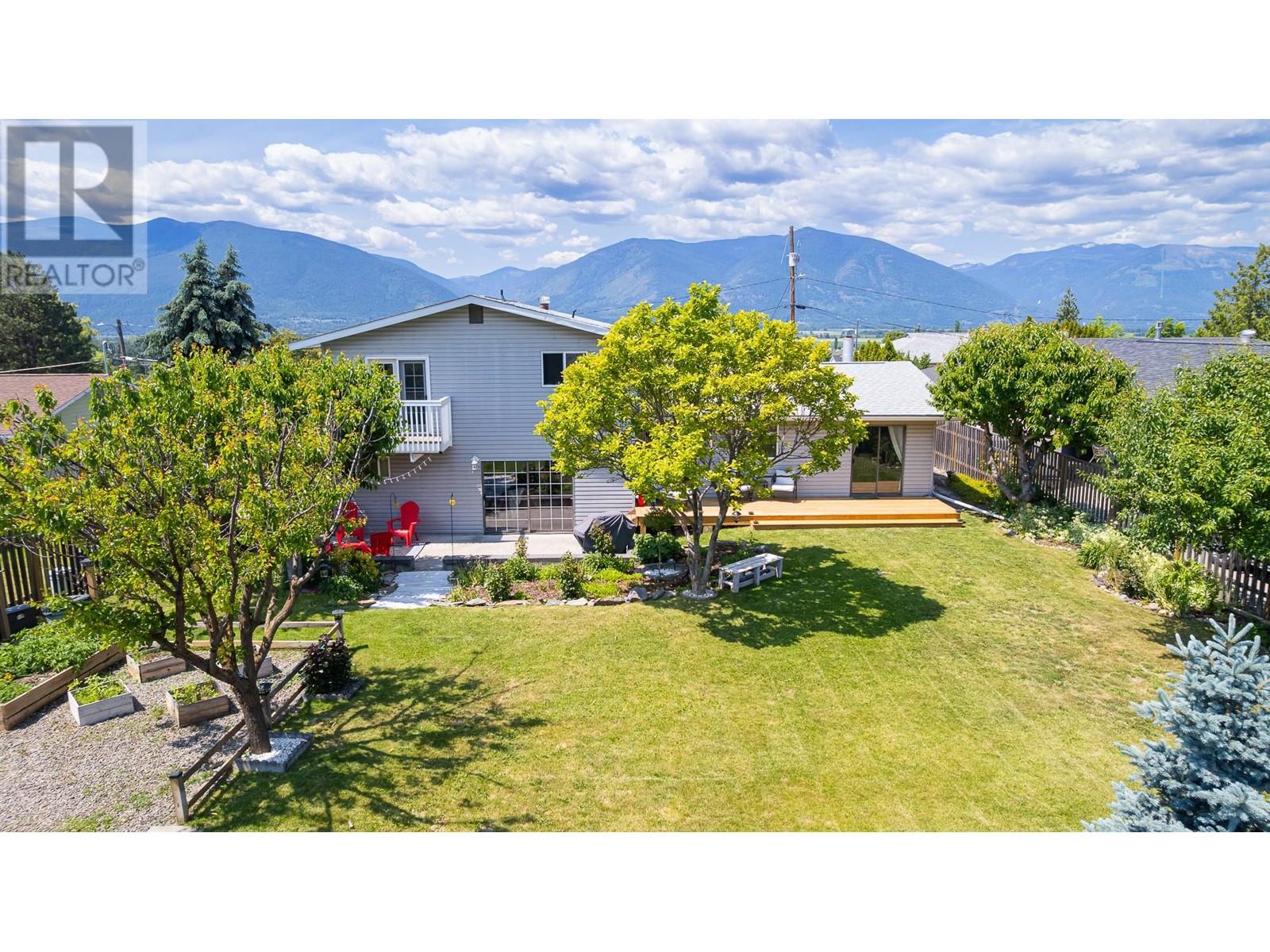 502 10th Avenue S, Creston, British Columbia V0B 1G3 - Photo 3 - 10350878