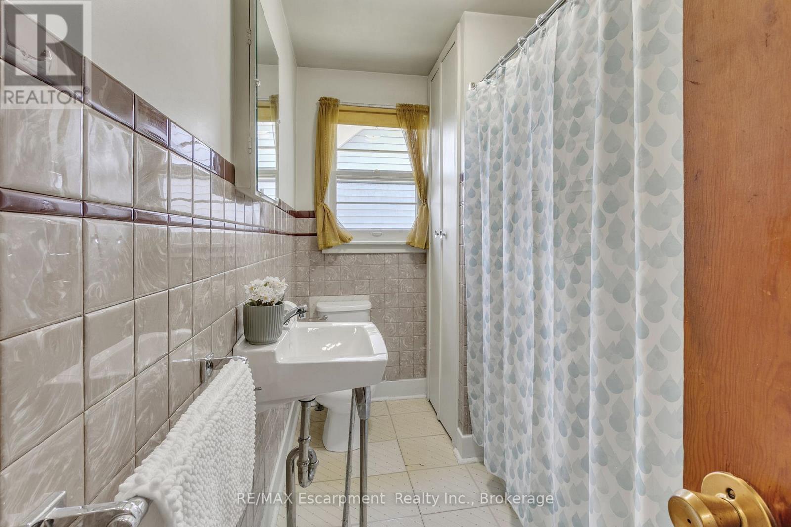 1060 Brook View Avenue, Burlington, Ontario  L7T 1V6 - Photo 29 - W12206796