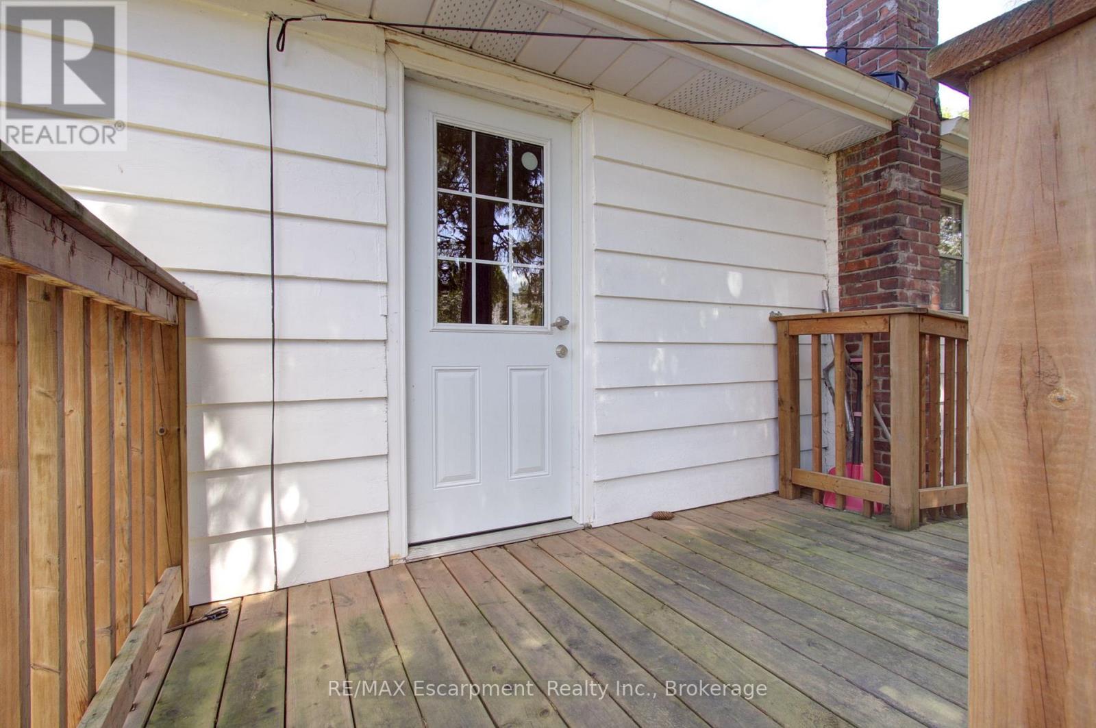 1060 Brook View Avenue, Burlington, Ontario  L7T 1V6 - Photo 34 - W12206796