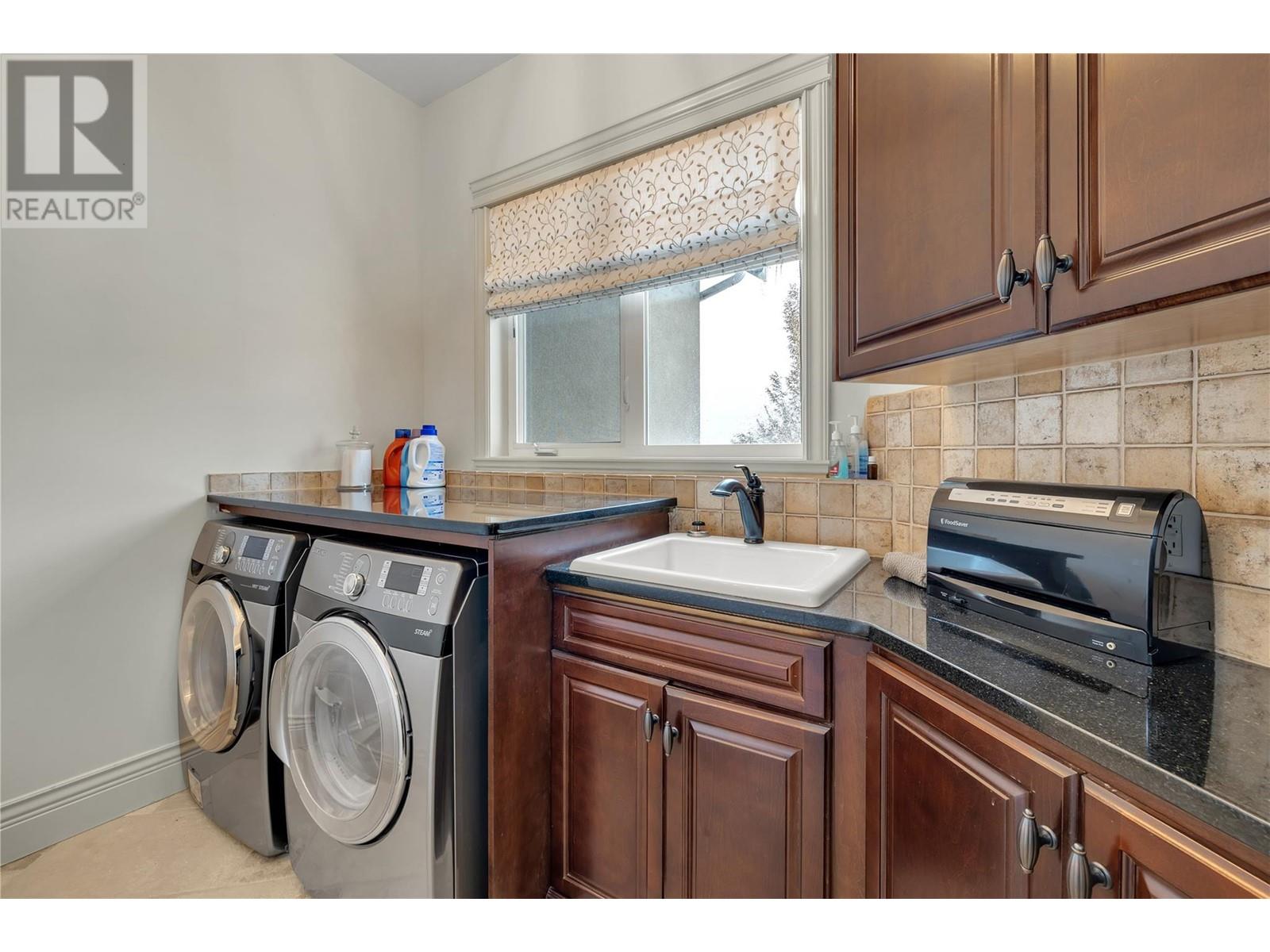 714 Kuipers Crescent, Kelowna, British Columbia  V1W 5B2 - Photo 23 - 10351391