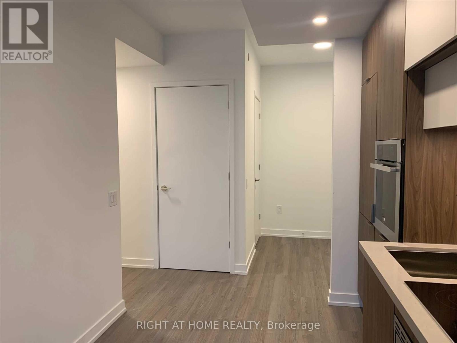 1701 - 39 Roehampton Avenue, Toronto, Ontario  M4P 0G1 - Photo 6 - C12206812