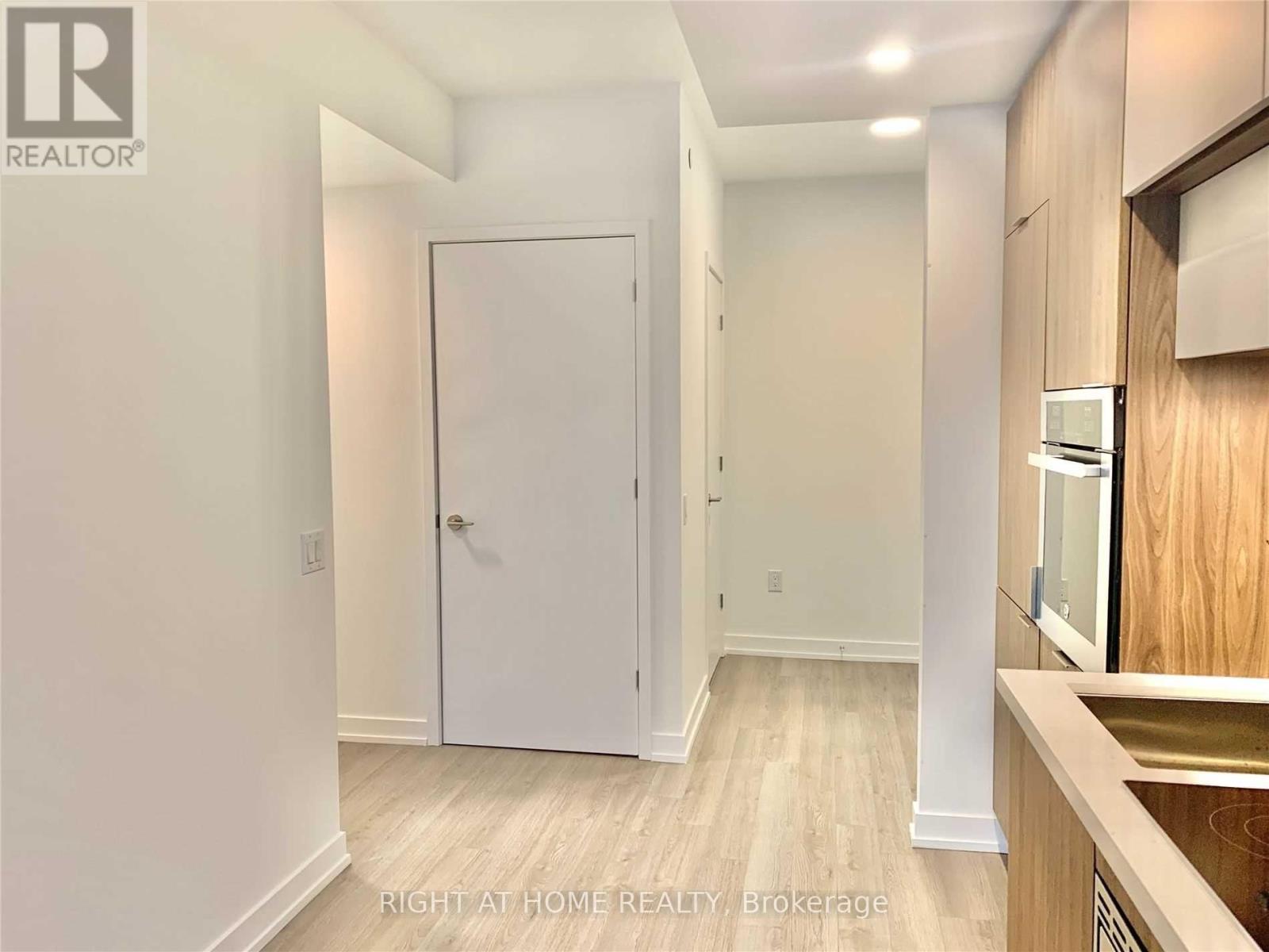 1701 - 39 Roehampton Avenue, Toronto, Ontario  M4P 0G1 - Photo 8 - C12206812