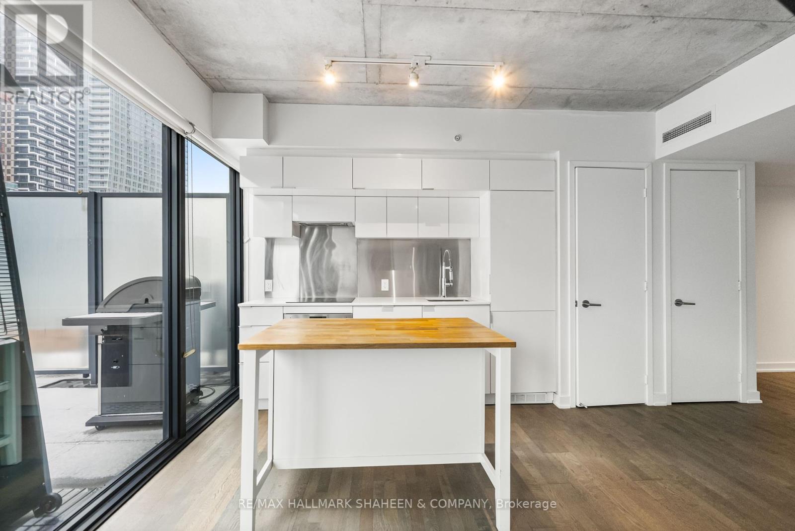 702 - 185 Roehampton Avenue, Toronto, Ontario  M4P 0C6 - Photo 8 - C12206835