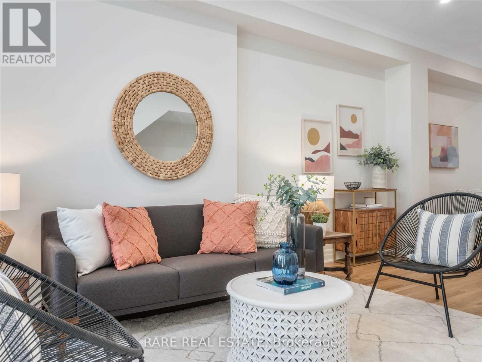65 Pleasant Boulevard, Toronto (Rosedale-Moore Park), Ontario  M4T 1K2 - Photo 3 - C12206935