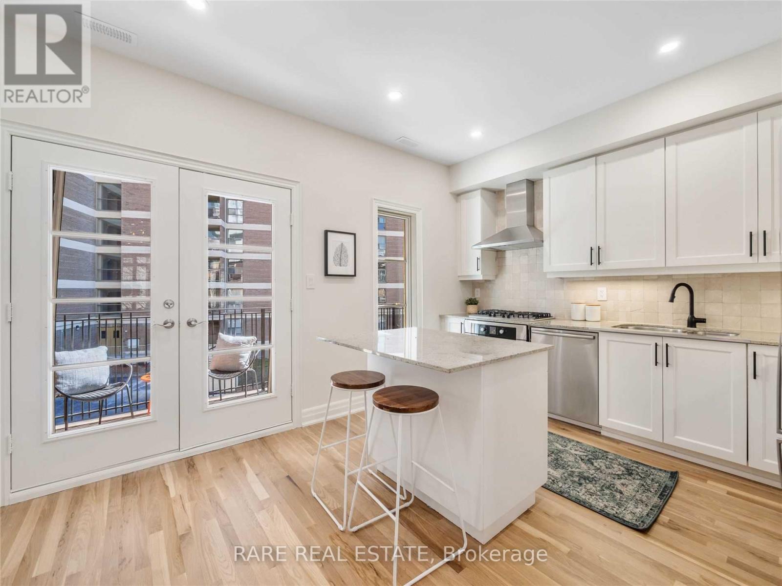 65 Pleasant Boulevard, Toronto (Rosedale-Moore Park), Ontario  M4T 1K2 - Photo 8 - C12206935