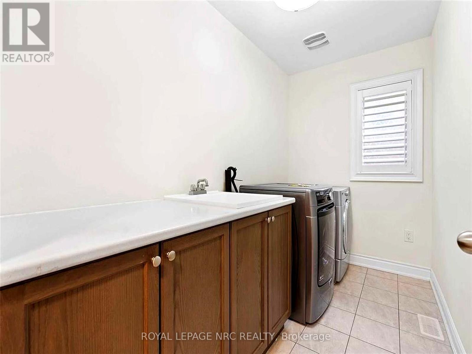 943 Line 9 Road, Niagara-On-The-Lake, Ontario  L0S 1J1 - Photo 18 - X12201144