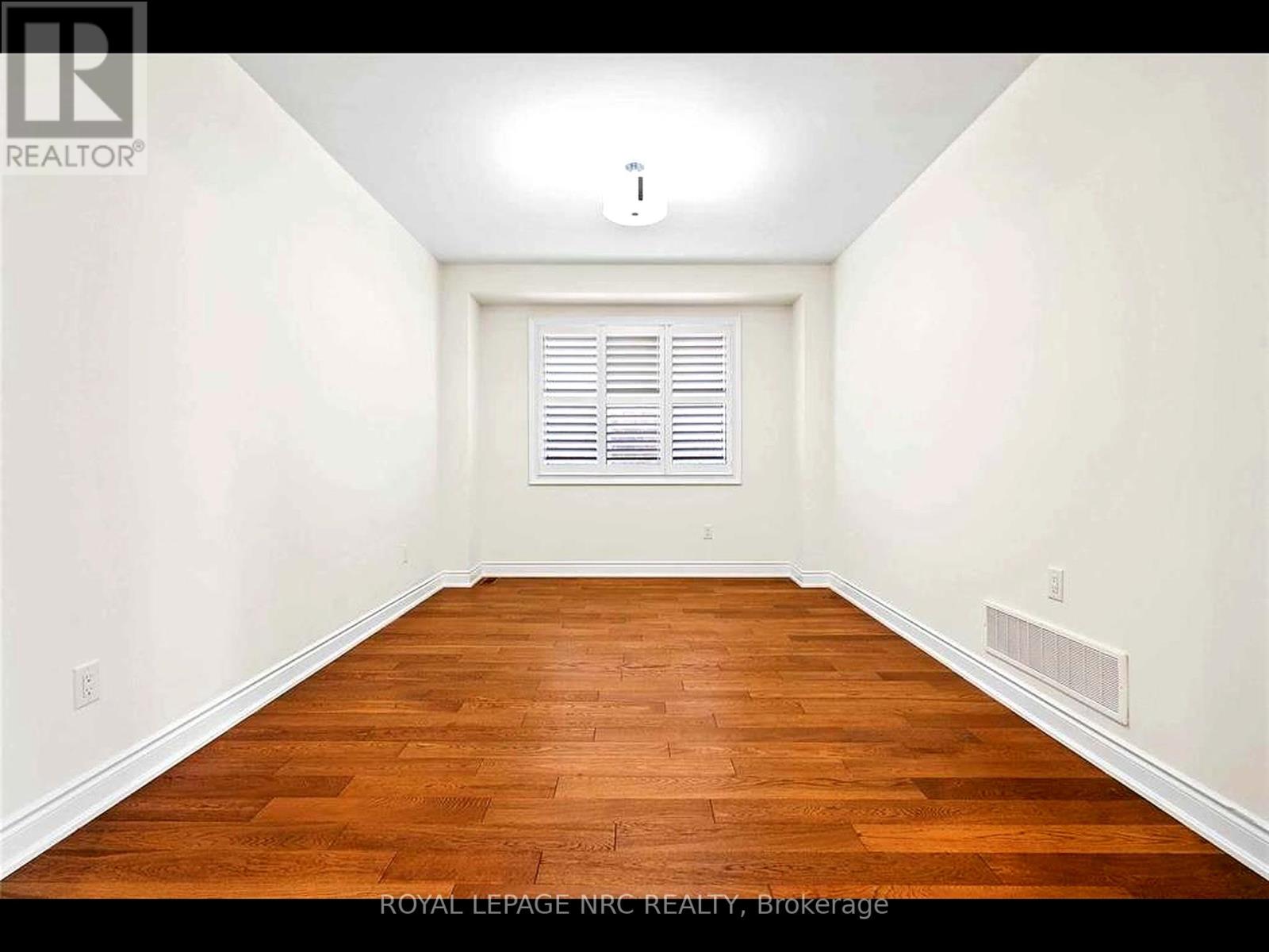 943 Line 9 Road, Niagara-On-The-Lake, Ontario  L0S 1J1 - Photo 6 - X12201144