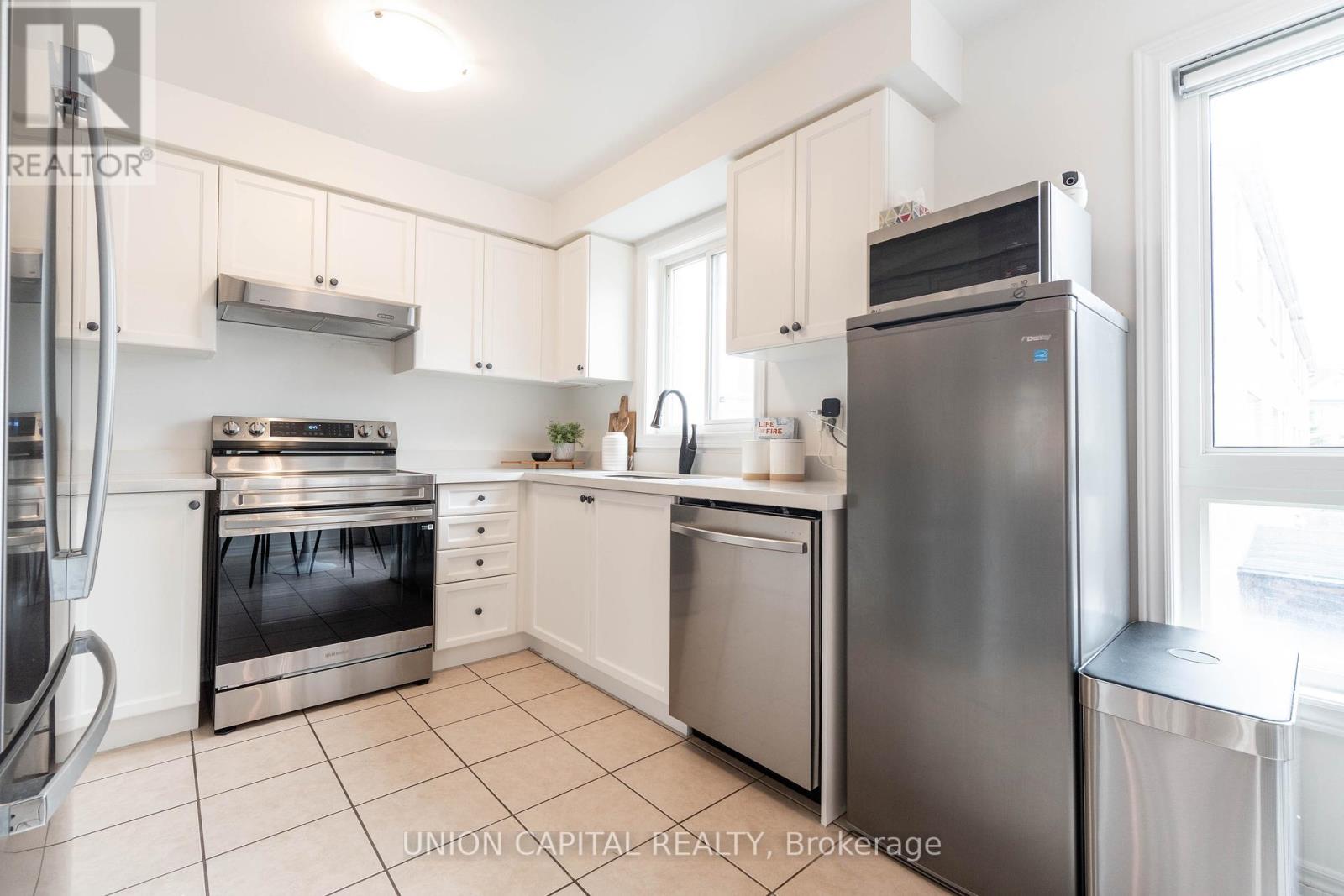 33 Ignatius Lane, Toronto, Ontario  M1E 0A2 - Photo 9 - E12206837
