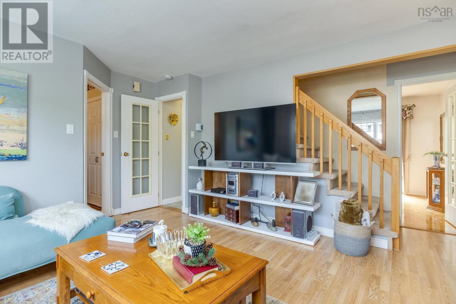 Property at 32 Oakwood Court image 5