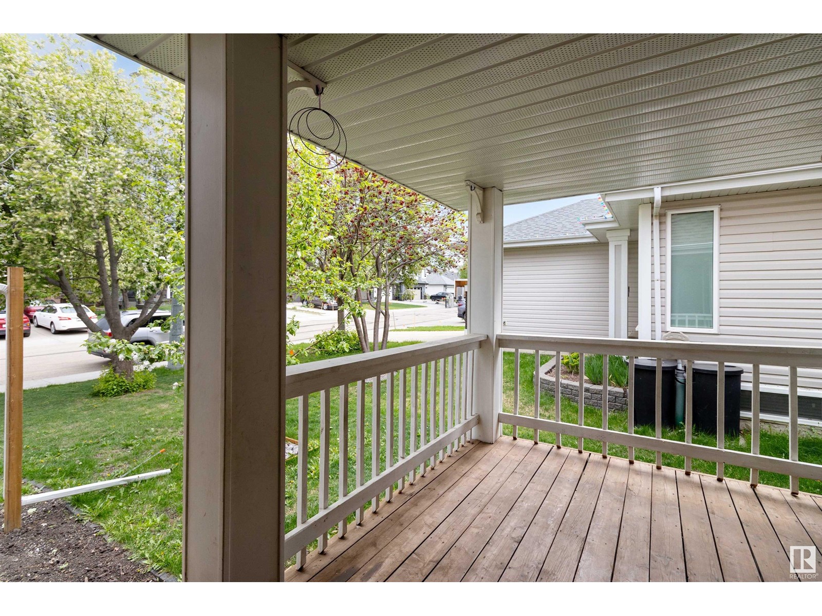 Property at 160 LILAC LN image 3