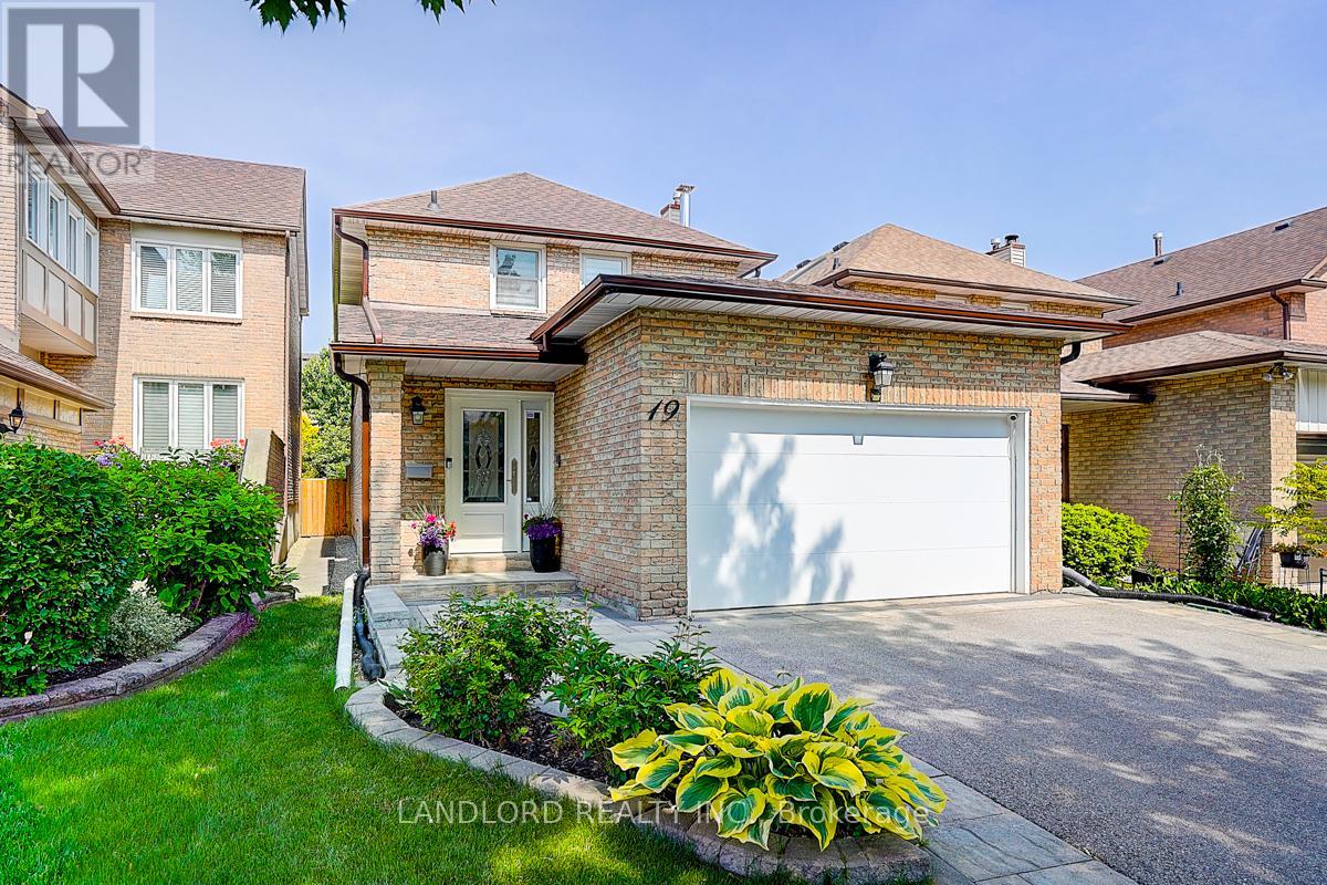 19 Esther Crescent, Vaughan, Ontario  L4J 3J8 - Photo 2 - N12206852