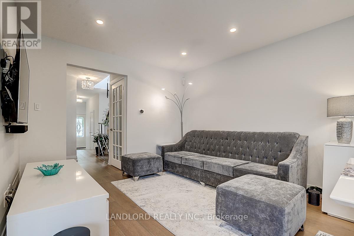 19 Esther Crescent, Vaughan, Ontario  L4J 3J8 - Photo 25 - N12206852