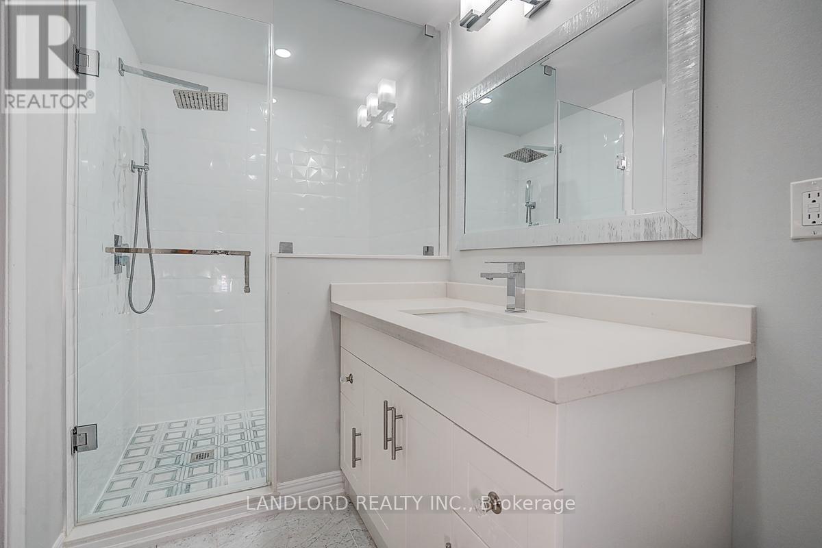 19 Esther Crescent, Vaughan, Ontario  L4J 3J8 - Photo 37 - N12206852