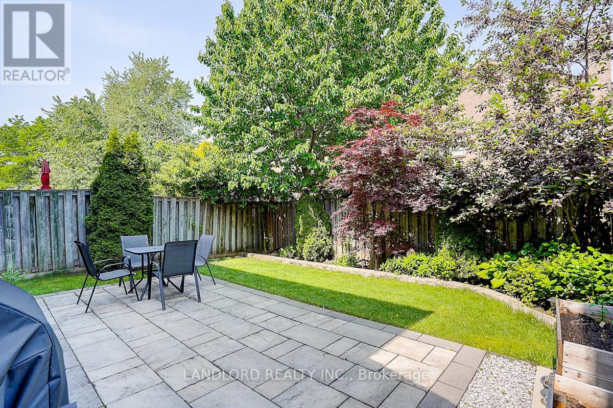 19 Esther Crescent, Vaughan, Ontario  L4J 3J8 - Photo 4 - N12206852