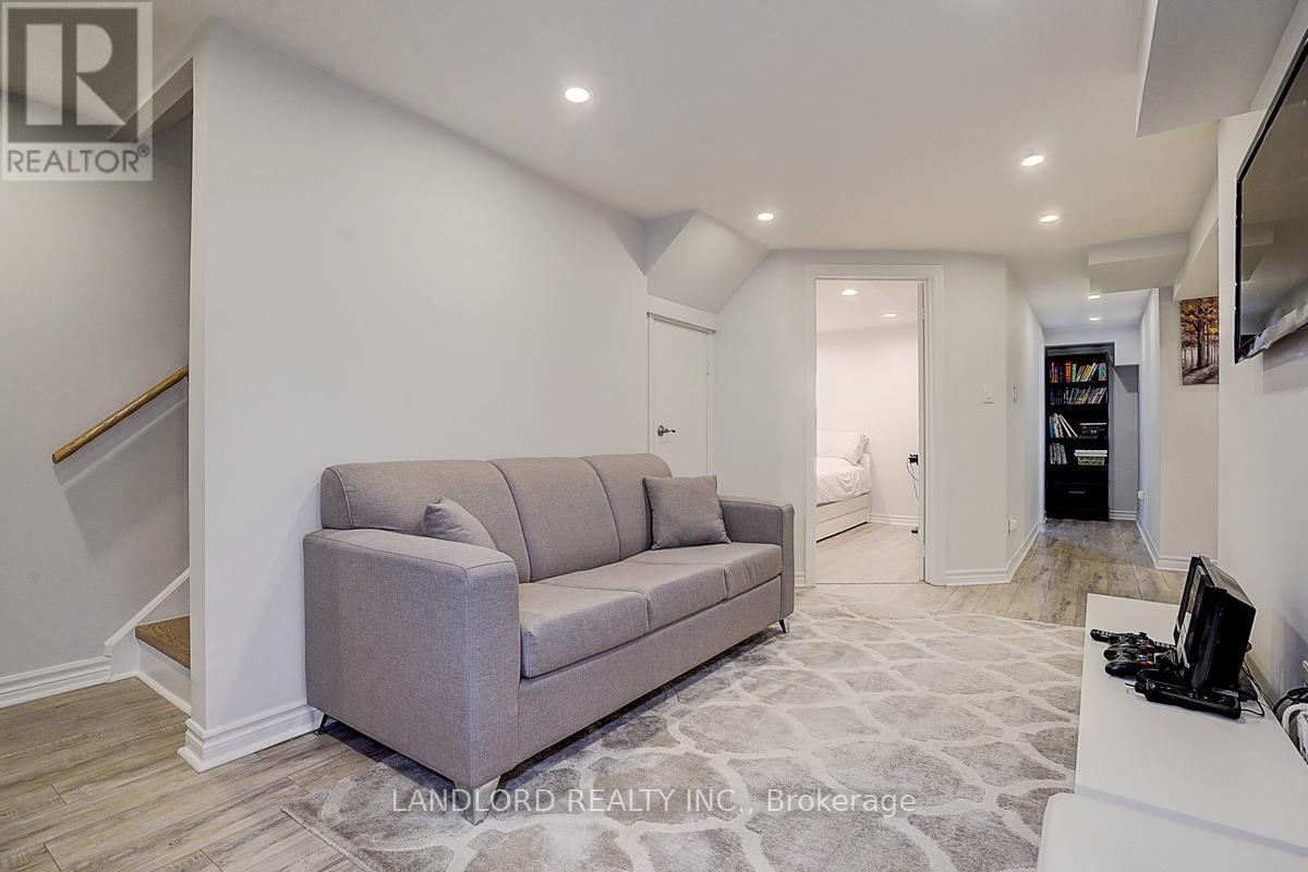 19 Esther Crescent, Vaughan, Ontario  L4J 3J8 - Photo 43 - N12206852