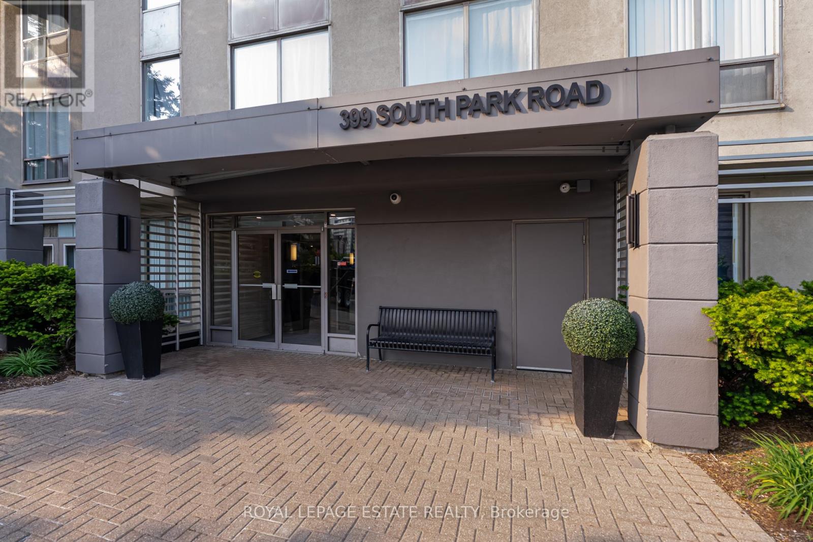 806 - 399 South Park Road, Markham, Ontario  L3T 7W6 - Photo 2 - N12206863