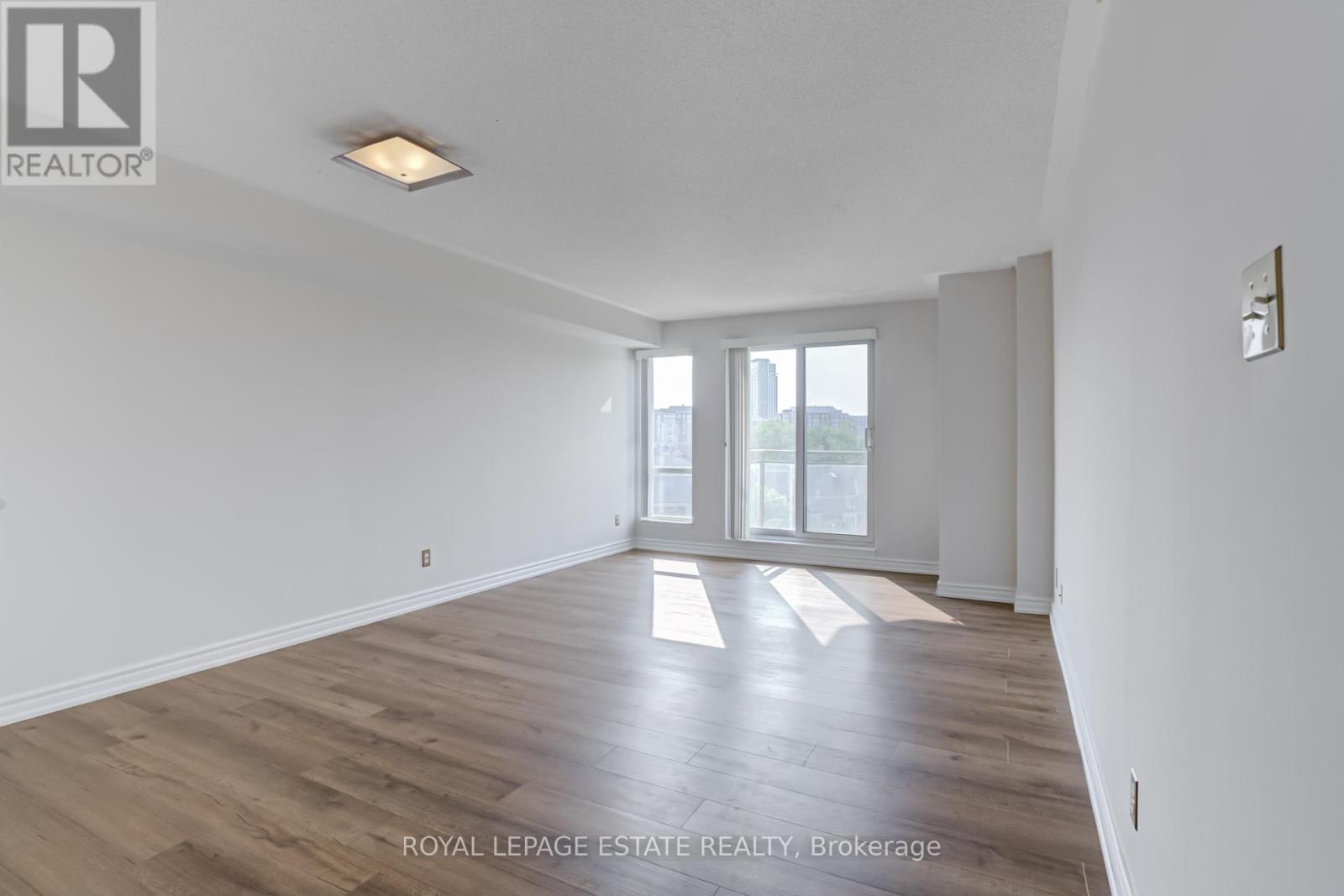 806 - 399 South Park Road, Markham, Ontario  L3T 7W6 - Photo 6 - N12206863