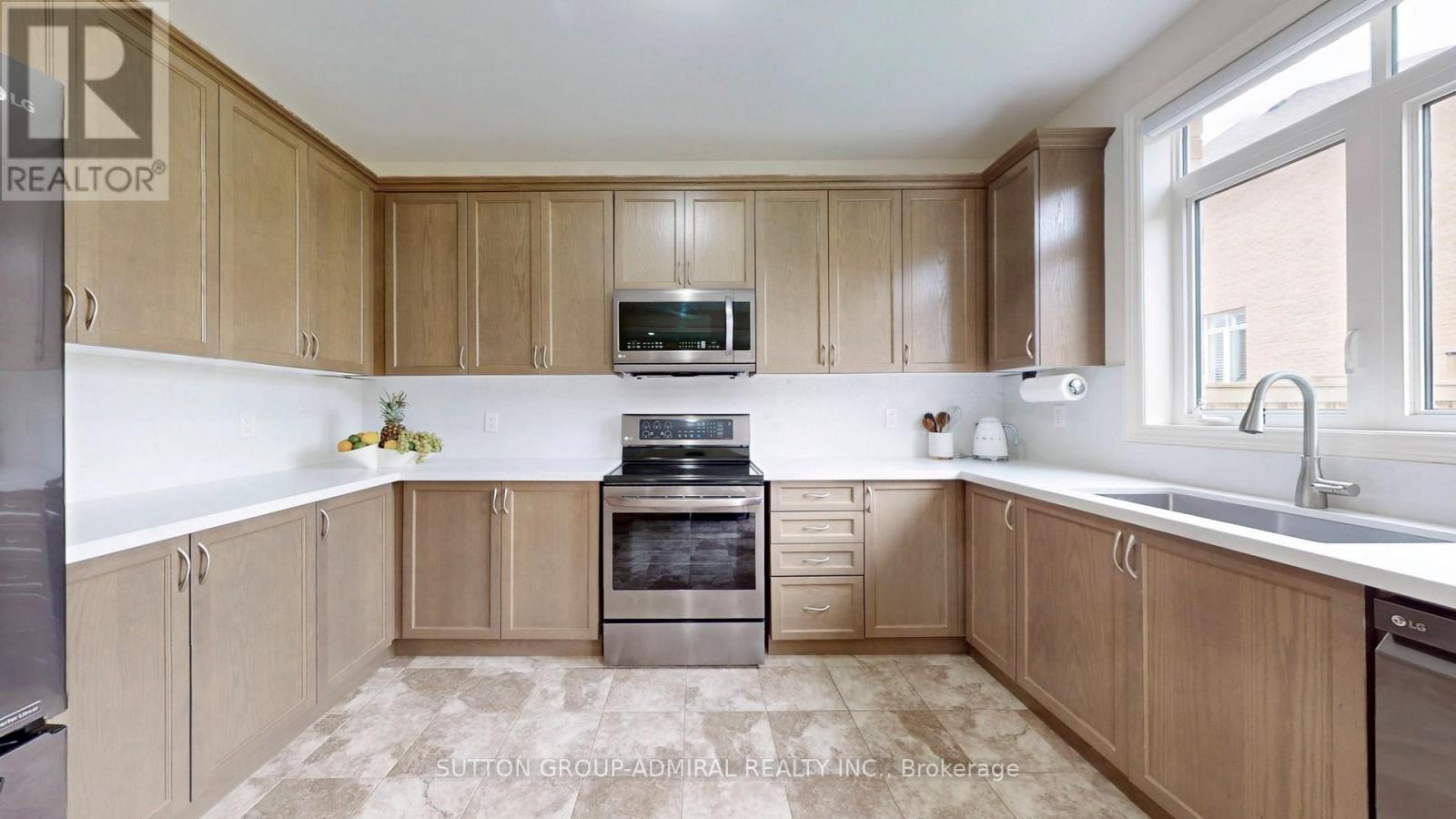 219 Inverness Way, Bradford West Gwillimbury, Ontario  L3Z 0W6 - Photo 14 - N12206891