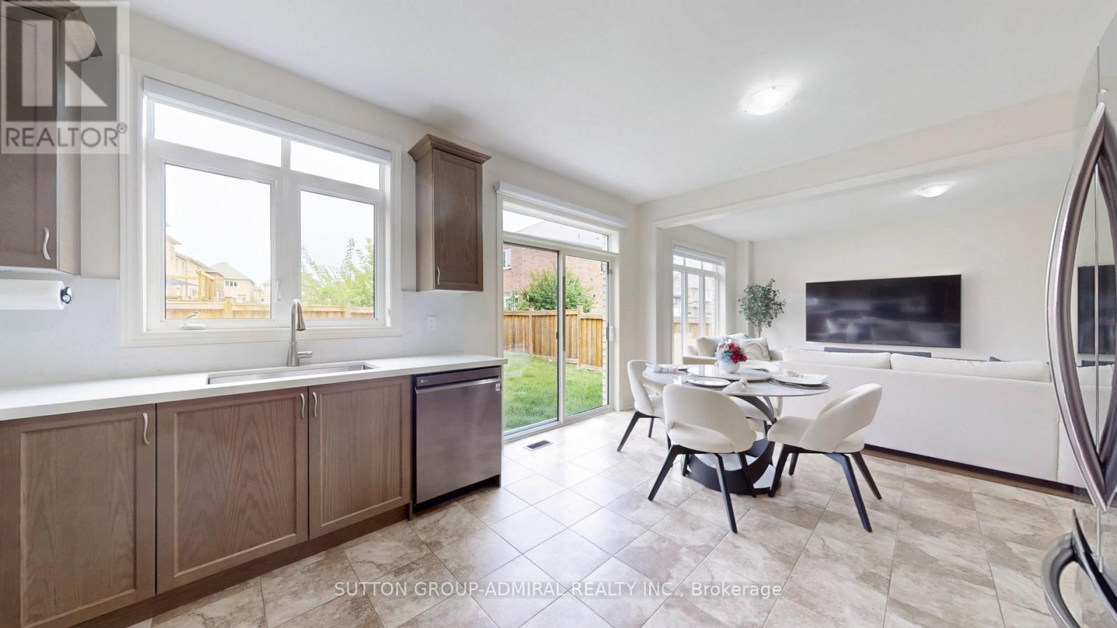 219 Inverness Way, Bradford West Gwillimbury, Ontario  L3Z 0W6 - Photo 15 - N12206891
