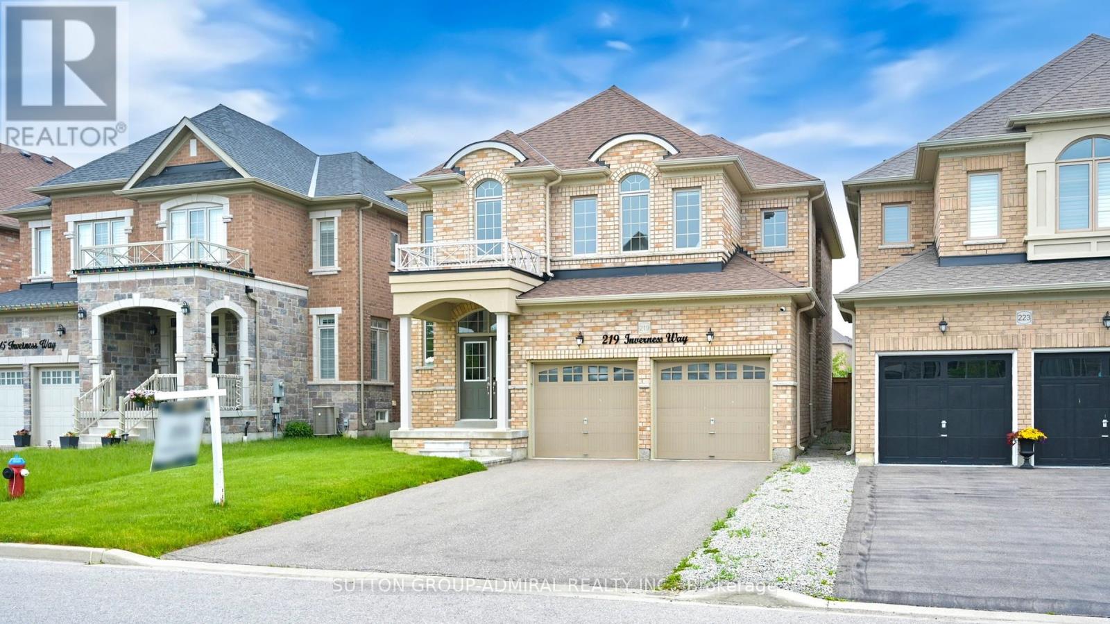 219 Inverness Way, Bradford West Gwillimbury, Ontario  L3Z 0W6 - Photo 2 - N12206891