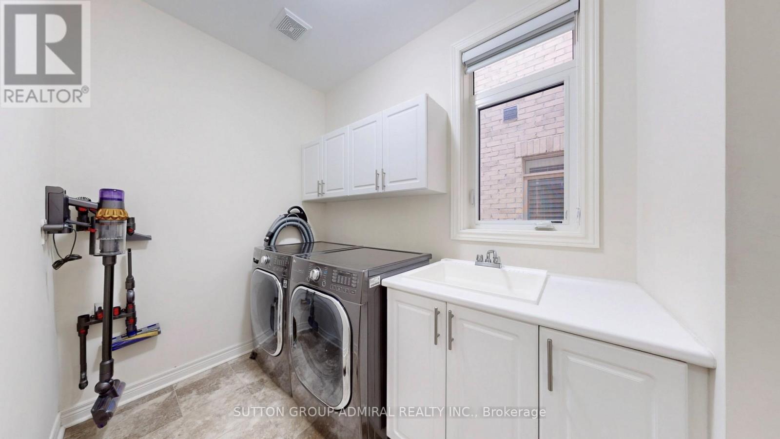 219 Inverness Way, Bradford West Gwillimbury, Ontario  L3Z 0W6 - Photo 20 - N12206891