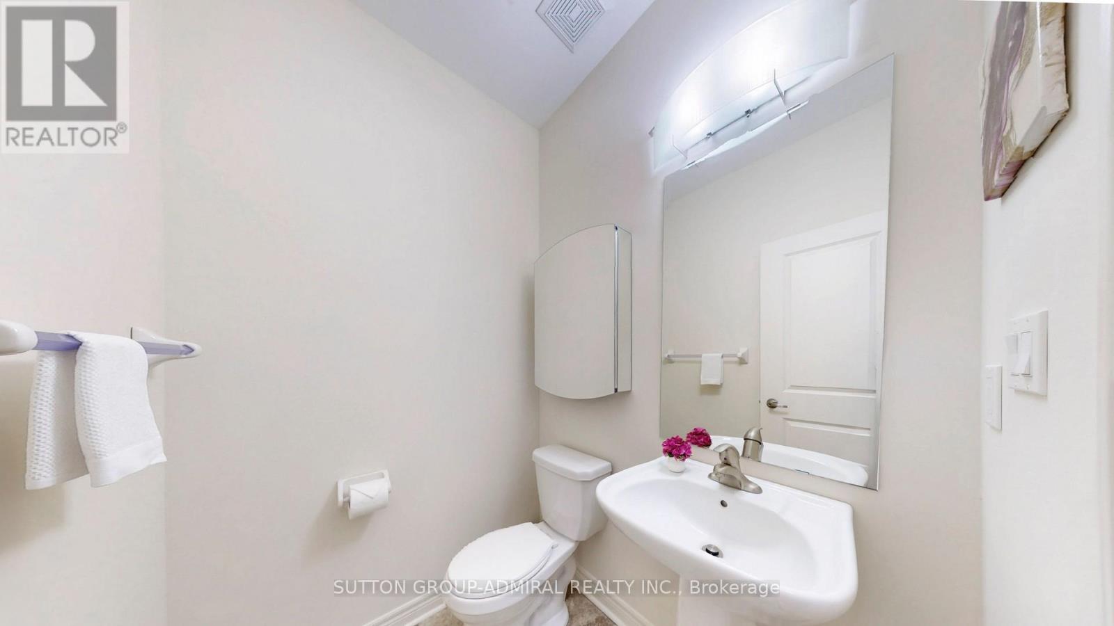 219 Inverness Way, Bradford West Gwillimbury, Ontario  L3Z 0W6 - Photo 21 - N12206891