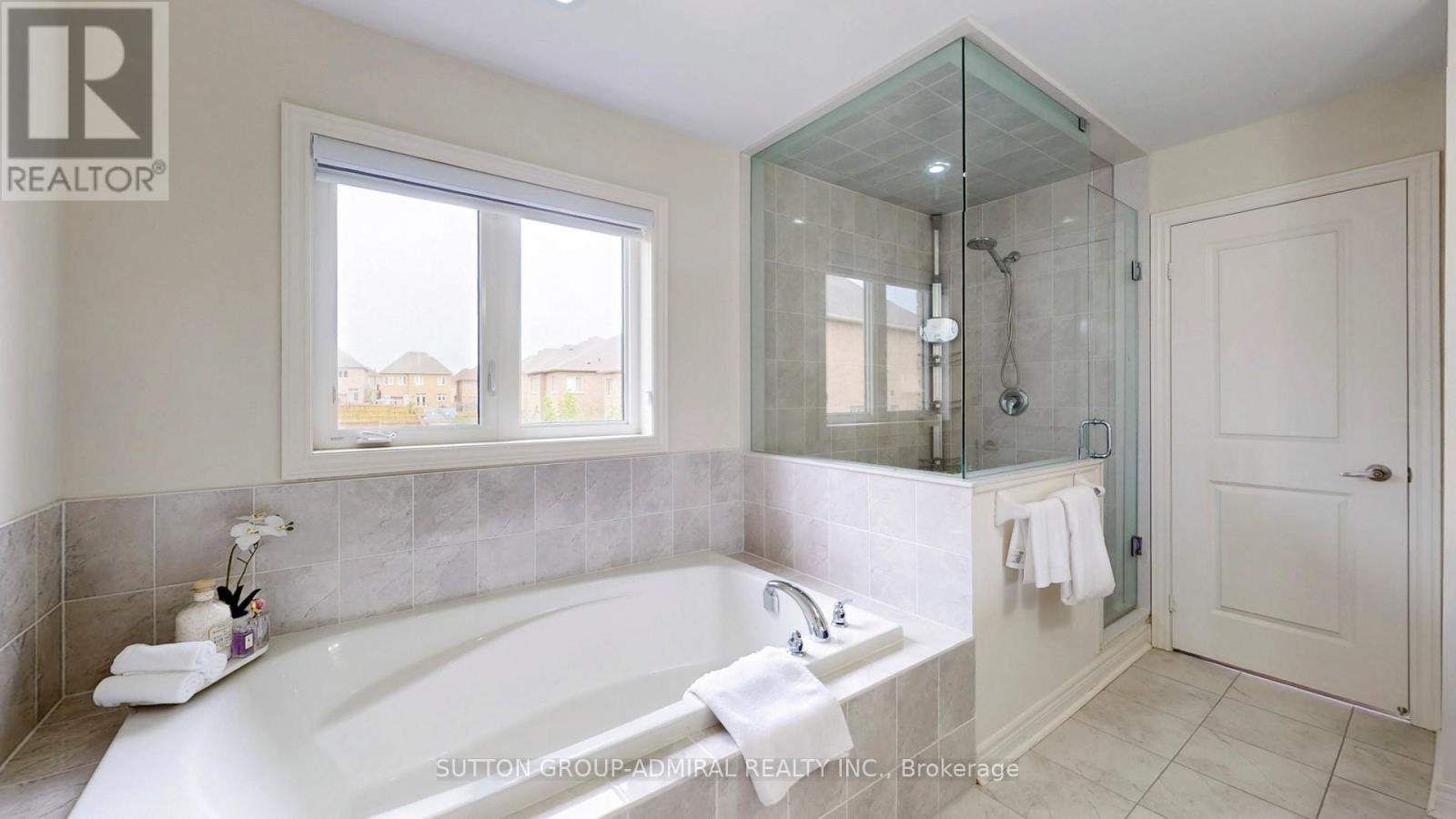 219 Inverness Way, Bradford West Gwillimbury, Ontario  L3Z 0W6 - Photo 29 - N12206891