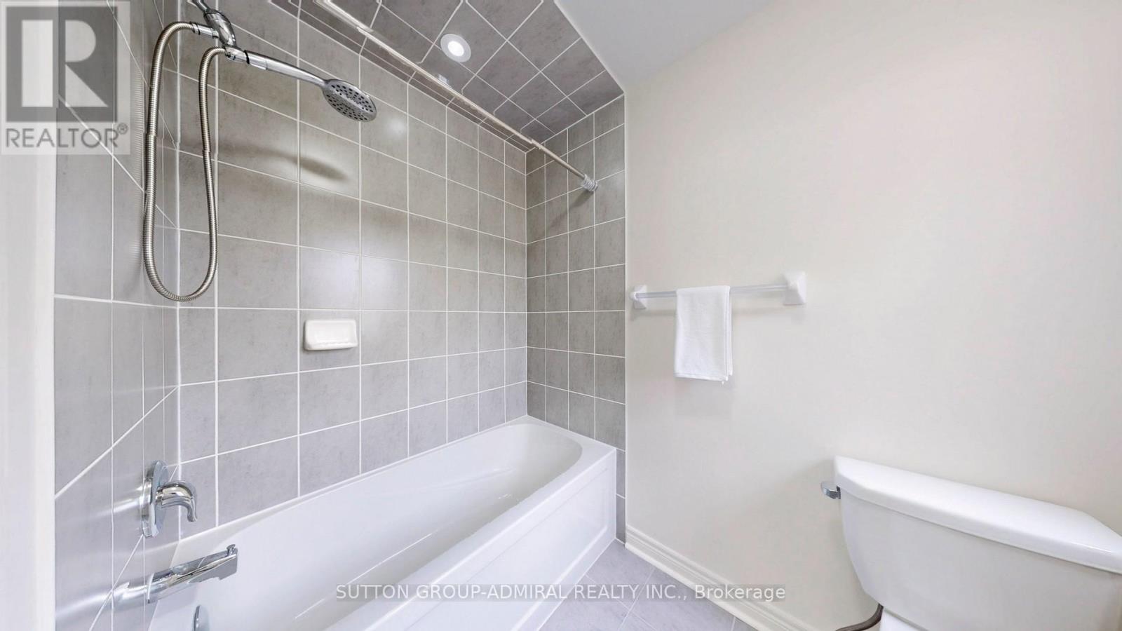 219 Inverness Way, Bradford West Gwillimbury, Ontario  L3Z 0W6 - Photo 41 - N12206891