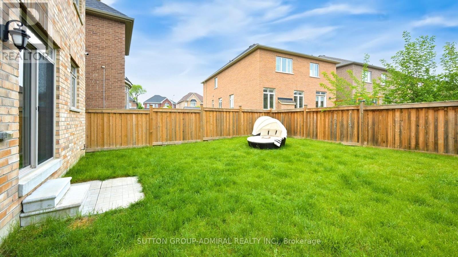 219 Inverness Way, Bradford West Gwillimbury, Ontario  L3Z 0W6 - Photo 48 - N12206891