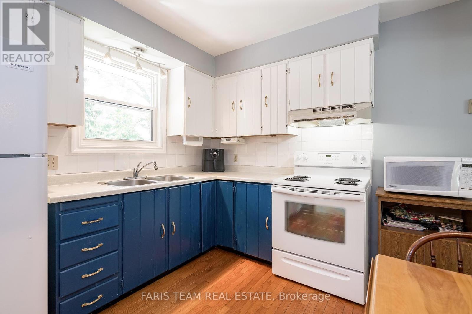 13 Jardine Crescent, Clearview, Ontario  L0M 1G0 - Photo 6 - S12206843