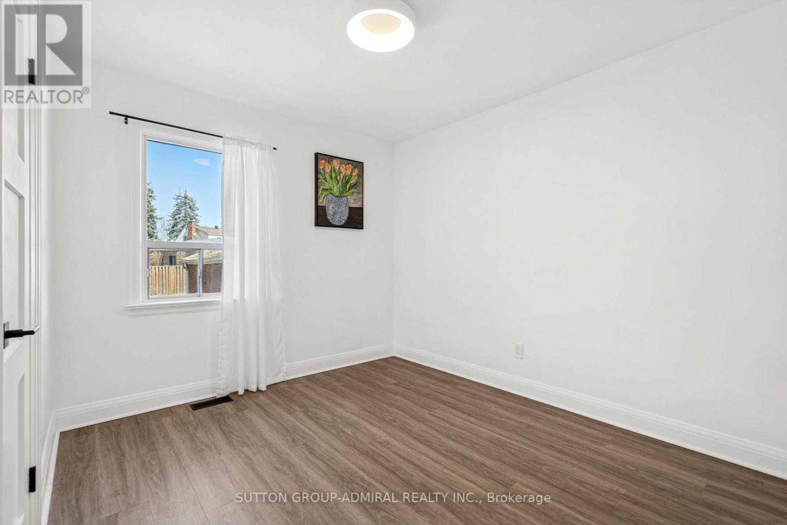 9 Nordale Crescent, Toronto, Ontario  M6M 2Z9 - Photo 12 - W12190046