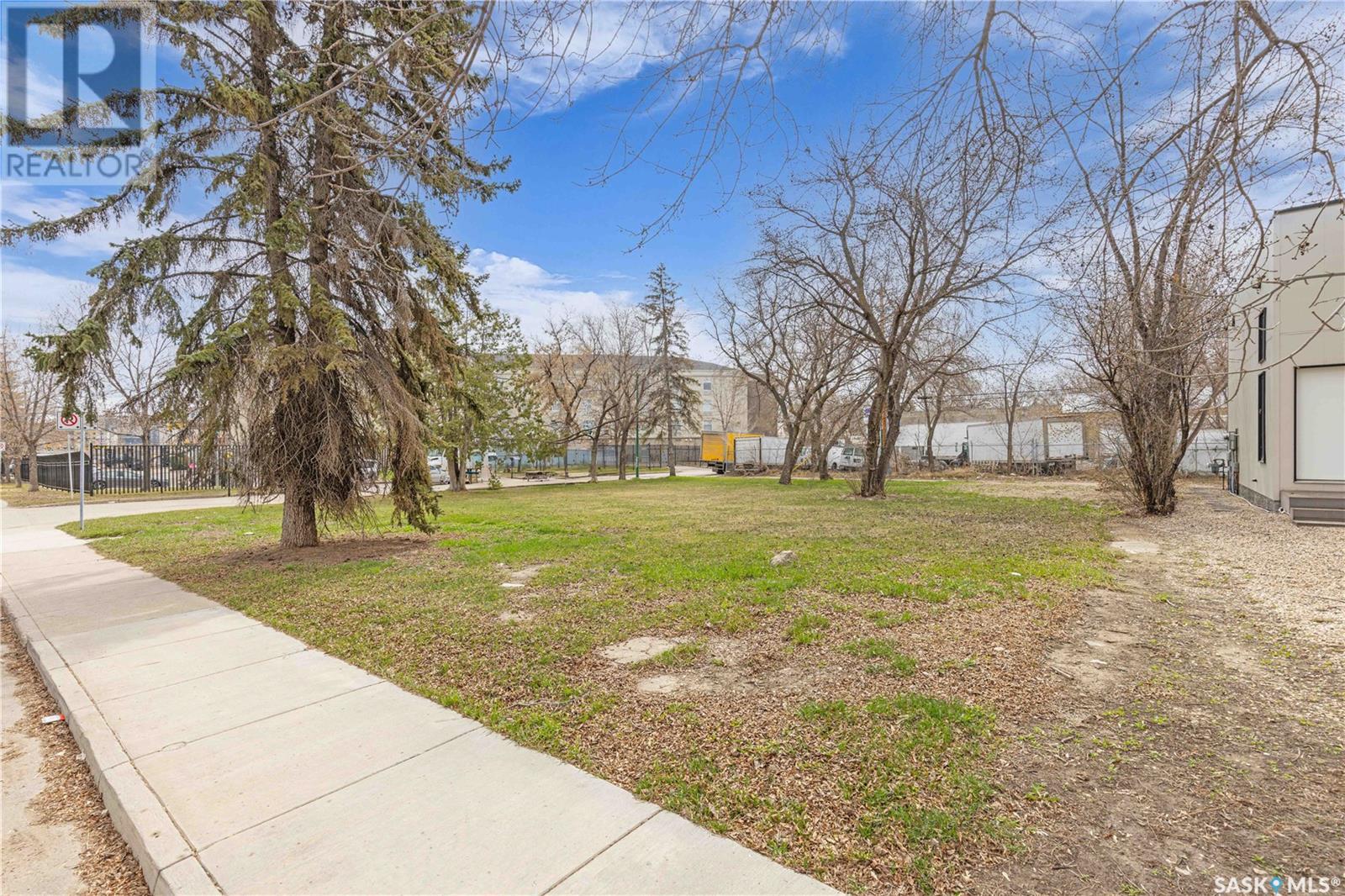 201 25th Street W, Saskatoon, Saskatchewan  S7L 0C3 - Photo 2 - SK008631