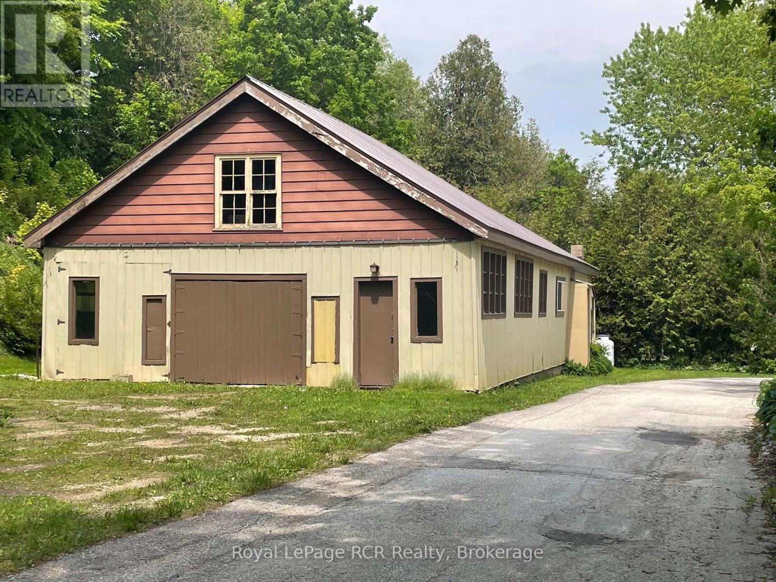 30 Sydenham Street, Grey Highlands, Ontario  N0C 1E0 - Photo 2 - X12205937