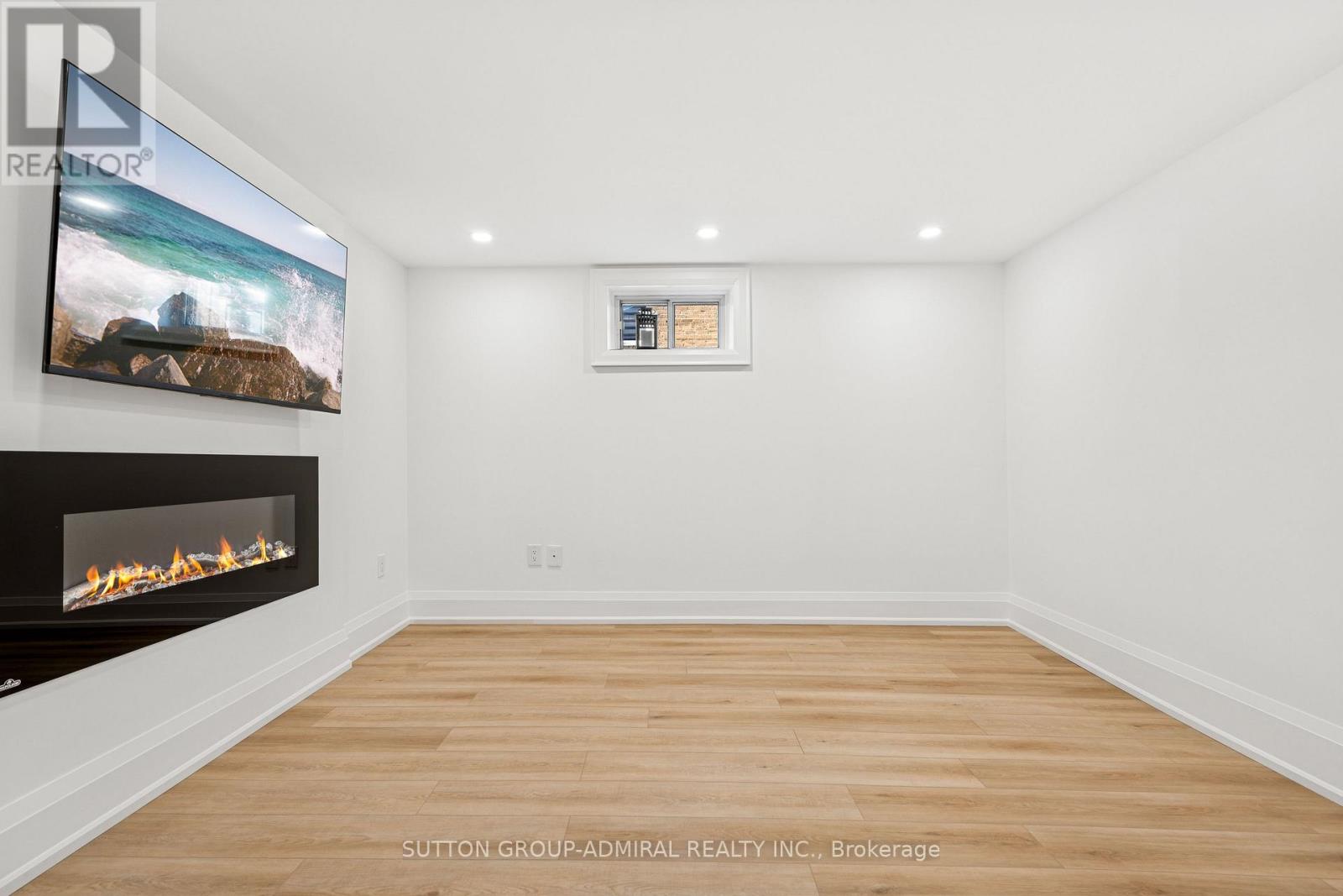 9 Nordale Crescent, Toronto, Ontario  M6M 2Z9 - Photo 27 - W12190046