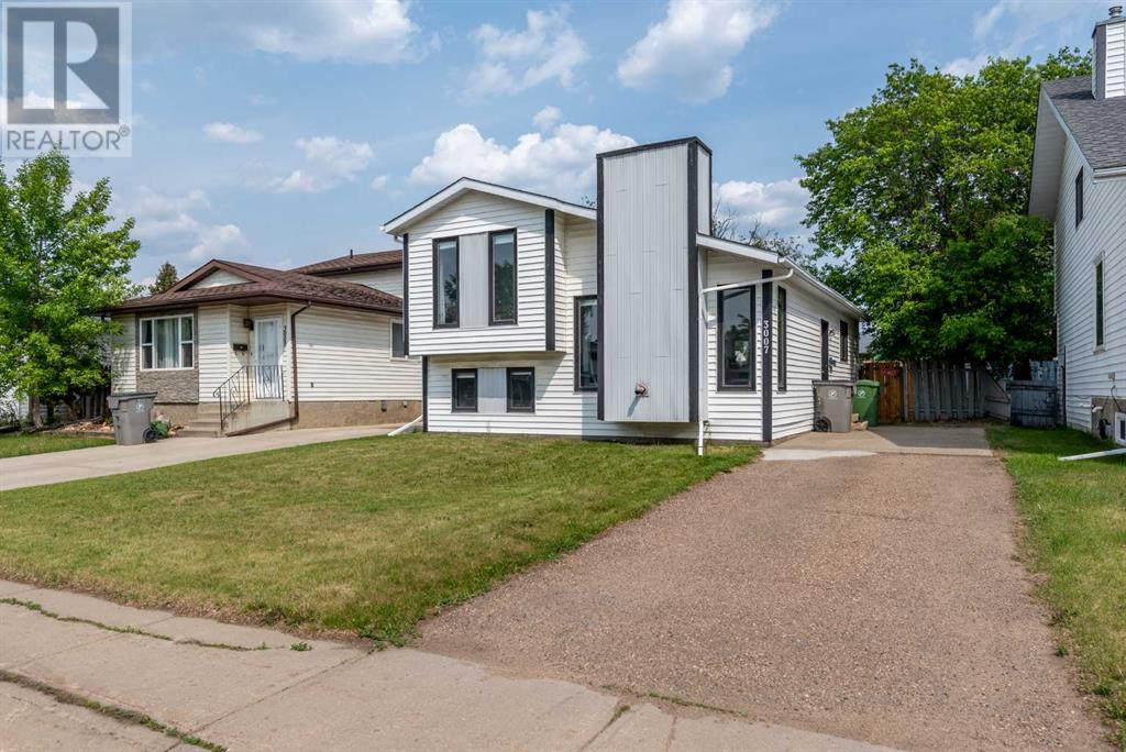 3007 45a Avenue, Lloydminster, Saskatchewan  S9V 1X8 - Photo 1 - A2228620